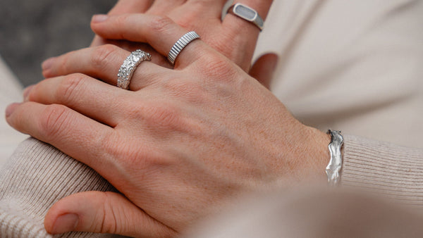 Herren Ringe Silber Set Outfit Look elegant modern hochwertig stilvoll Designer Schmuck