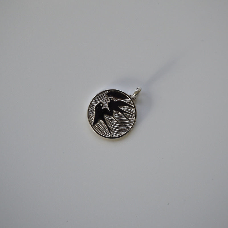 Handgefertigte 925 Sterling Silber Halskette mit Friedenstaube Charm Rhodium Finish Verstellbare Kette Stilvolles Symbol Der Ruhe Sprezzi Fashion