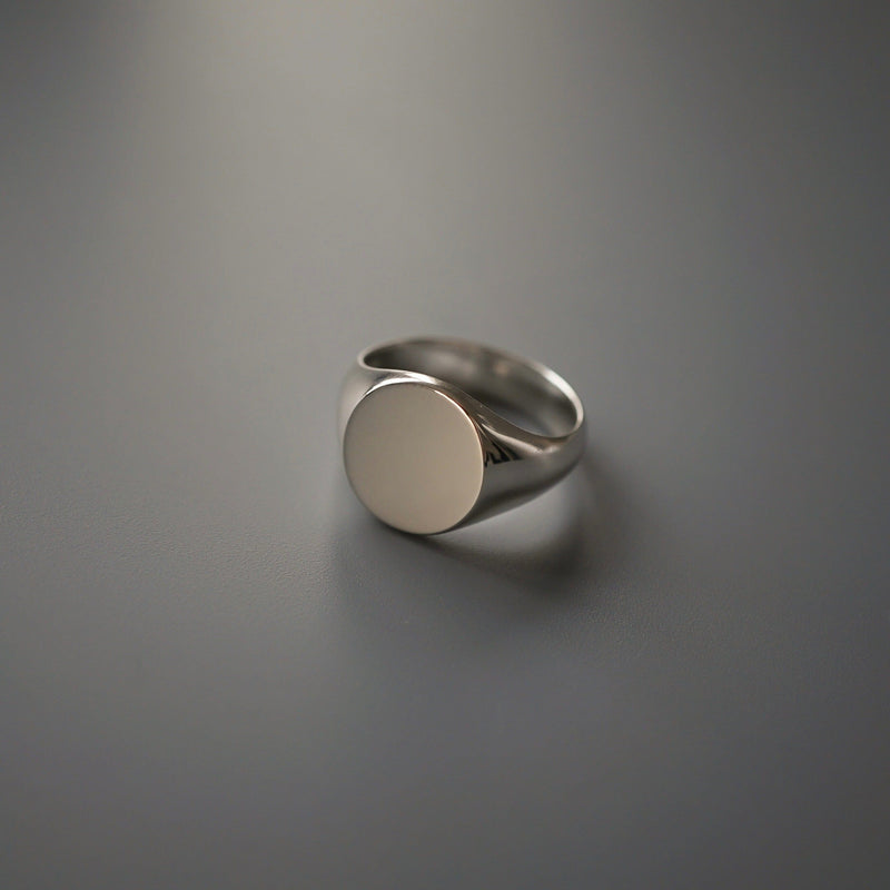 Minimalistischer Ring aus 925 Sterling Silber mit glatter Oberfläche perfekt für den täglichen Stil Sprezzi Fashion