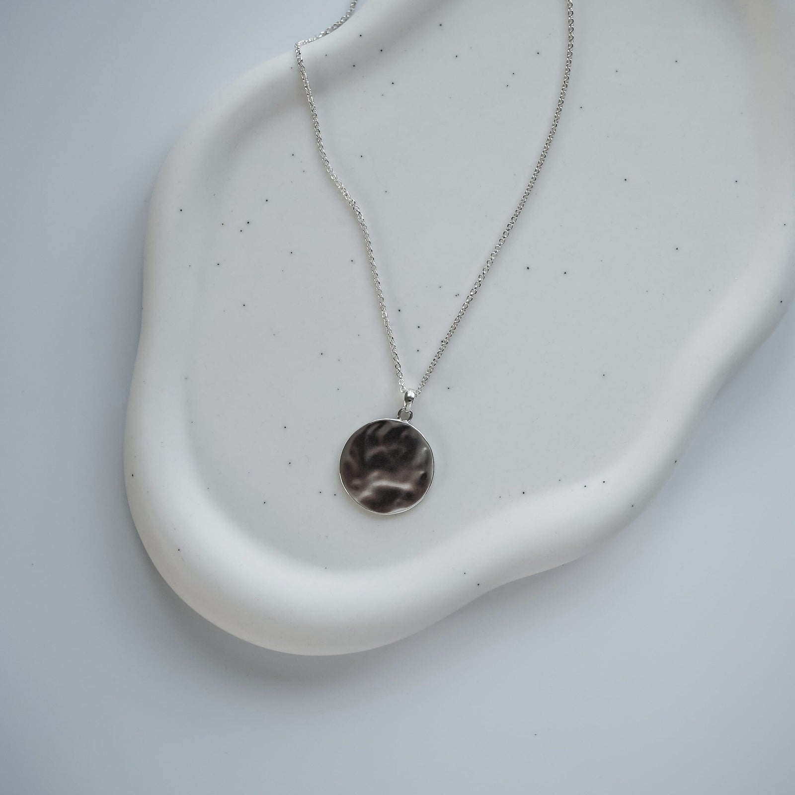 Silver pendant jewelry discount