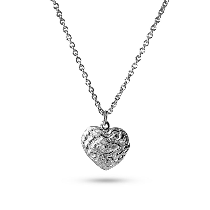 Das markante Auge Motiv praegt diese 925 Sterling Silber Kette und erzeugt eine starke moderne Praesenz die filigrane Struktur und die rhodinierte Veredelung bieten hochwertige langlebige Qualitaet und verleihen dem Herrenstil eine tiefere spirituelle Note Sprezzi Fashion