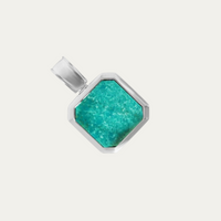 Anhänger aus 925 Sterling Silber mit blaugrünem Türkis und natürlicher Struktur verbindet organische Farbnuancen mit einer klaren Form für einen markanten modernen Look Sprezzi Fashion