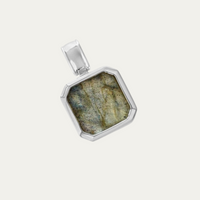 Anhänger aus 925 Sterling Silber mit grau gemustertem Larvikit und natürlicher Struktur verbindet organische Farbnuancen mit einer markanten Form für ein modernes charaktervolles Schmuckstück Sprezzi Fashion