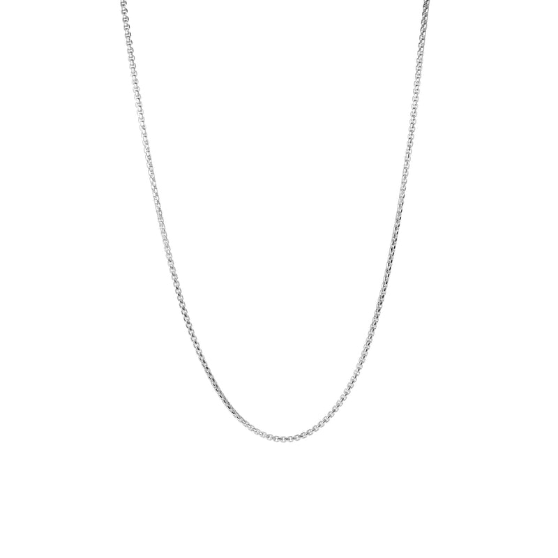 Diese Big Boxes Halskette aus 925 Sterling Silber zeigt klare kantige Box Glieder deren glaenzende rhodinierte Oberflaeche eine moderne maskuline Ausstrahlung schafft die praezise Verarbeitung verleiht dem minimalistischen Design zeitlose hochwertige Qualitaet Sprezzi Fashion