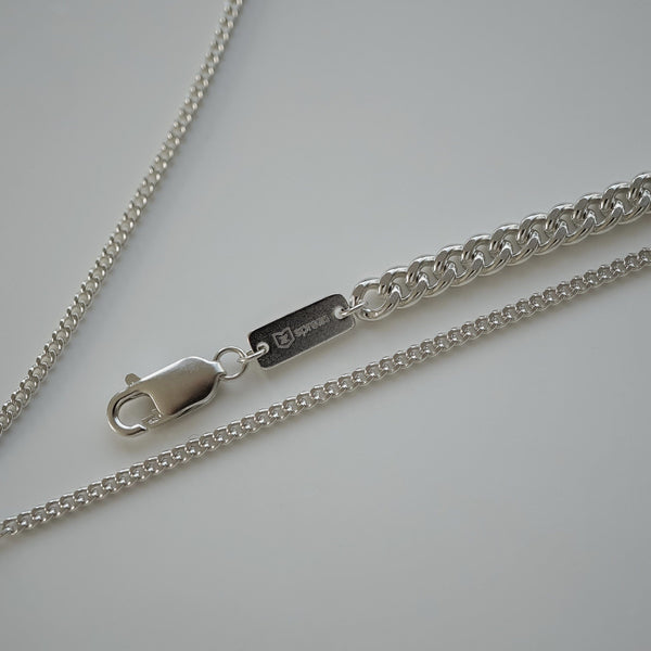 Modernes Duo aus Curb Necklace und Bracelet in poliertem 925 Sterling Silber zeitloses Design für Herren und Damen Sprezzi Fashion