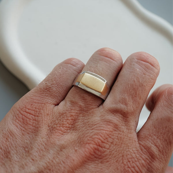 Edgy Bicolor Ring für Männer aus massivem 925 Sterling Silber mit 18k Echtgold Beschichtung Sprezzi Fashion