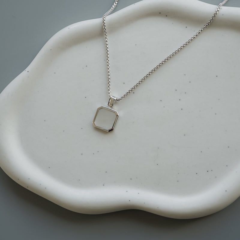 Elegante 925 Sterling Silber Halskette mit modernem Perlmutt Design und verstellbarer Länge Sprezzi Fashion
