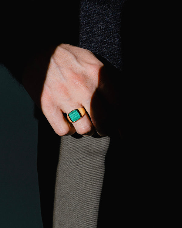 Eleganter Herrenring Gold mit grünem Edelstein Malachit exklusives Design Sprezzi Fashion