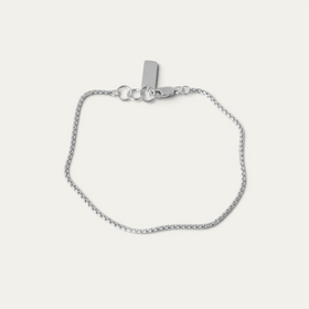 Feines Box Thin Gliederdesign aus 925 Sterling Silber zeigt klare geometrische Konturen und eine glatte Oberfläche für ein reduziertes modernes Herren Armband mit dezenter maskuliner Ausstrahlung Sprezzi Fashion