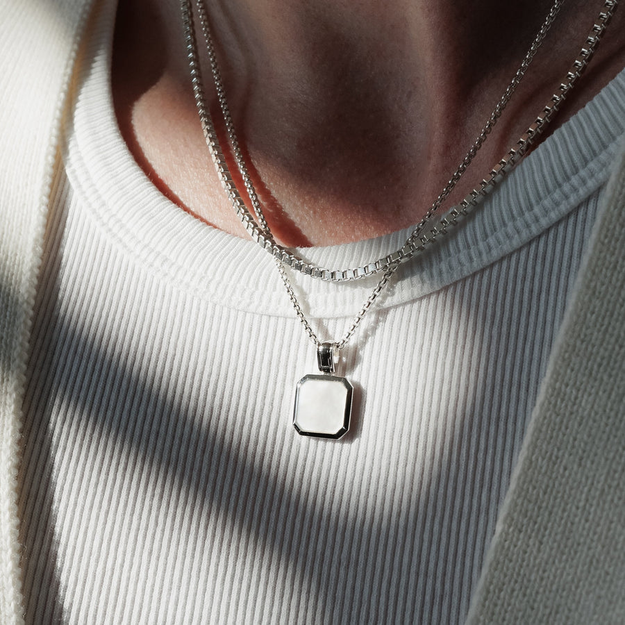 Herren Halskette aus 925 Silber mit edlem Mother of Pearl Stein Anhaenger fuer stilvolle Outfits Sprezzi Fashion