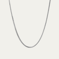 Große Boxes XL Glieder aus massivem 925 Sterling Silber bilden eine kräftige Box Chain mit klarer Geometrie und polierter Oberfläche für einen markanten modernen Look mit starker maskuliner Ausstrahlung Sprezzi Fashion
