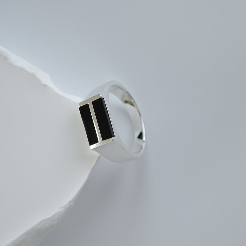 Eleganter Herren Ring mit zwei schwarzen Onyx Steinen aus feinem 925 Silber handgearbeitet Sprezzi Fashion