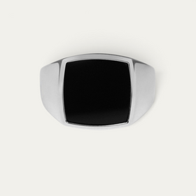 Chevalière pour homme en argent sterling 925 avec pierre d’Onyx noir et sertissage transparent, associant une couleur d’un noir profond à une forme épurée pour un style moderne, masculin et affirmé Sprezzi Fashion