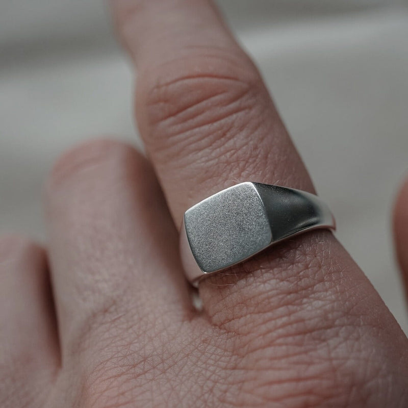 Klassischer mattierter Siegelring aus 925 Sterling Silber für Herren Sprezzi Fashion