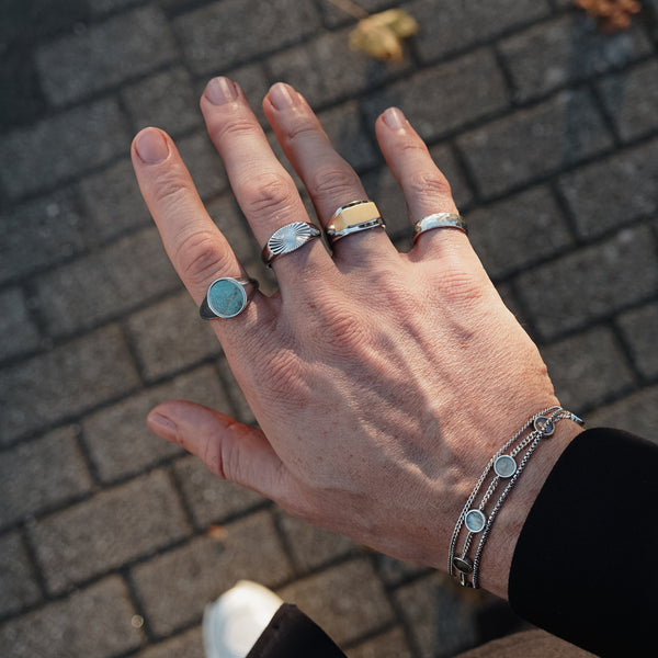 Set aus silbernen Ringen für Männer hochwertig robust handgefertigt stilvoll minimalistisch perfekt für moderne Looks Sprezzi Fashion