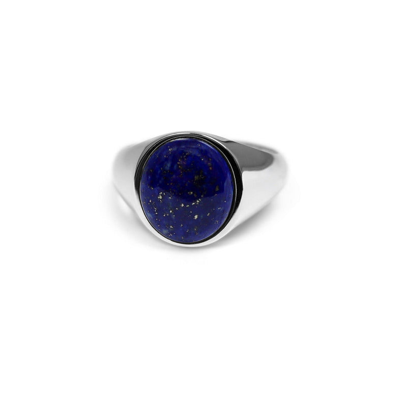 Der natürlich strukturierte ovale Lapislazuli Stein verleiht diesem 925 Sterling Silber Siegelring eine moderne kraftvolle Tiefe die robuste massive Bauweise und praezise Verarbeitung erzeugen langlebige hochwertige Qualitaet und einen markanten Herrenstil Sprezzi Fashion