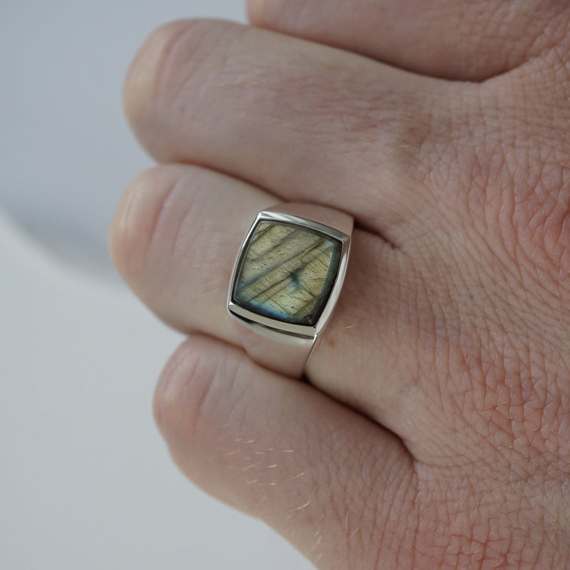 Massiver Herren Siegelring mit echtem Larvikit Stein aus 925 Sterling Silber gefertigt mit zeitlosem Design Sprezzi Fashion