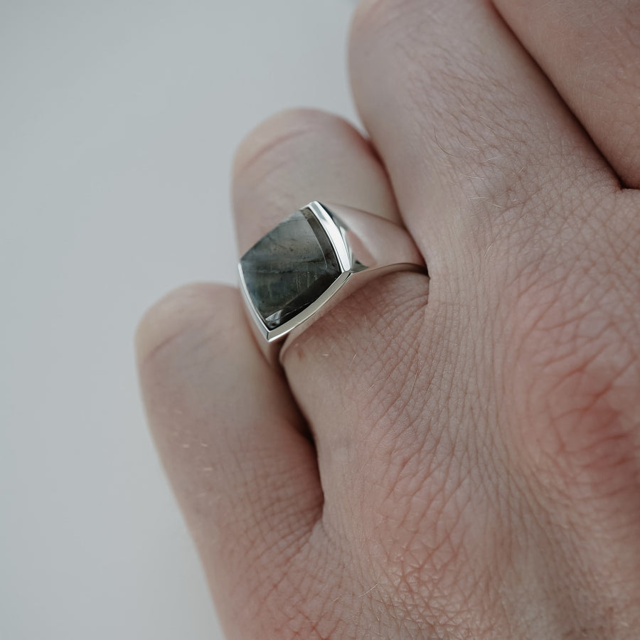 Men's ring with Larvikit stone square | Sprezzi Fashion