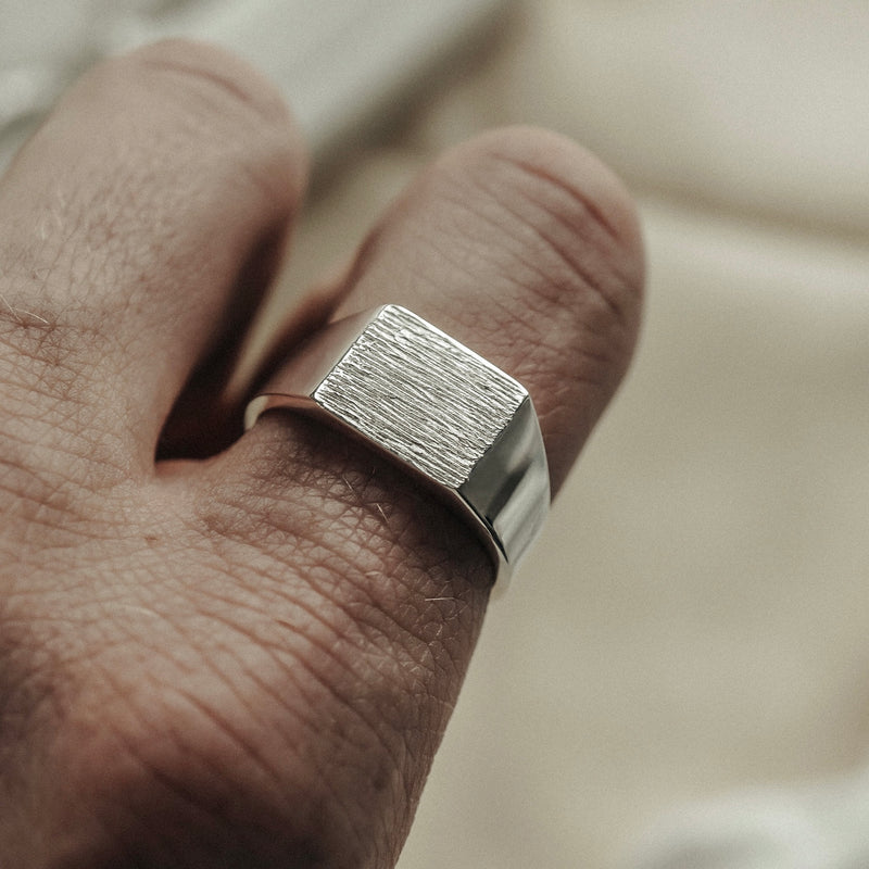 Edler und minimalistischer Herrenring im Raw Stil aus 925 Silber Sprezzi Fashion