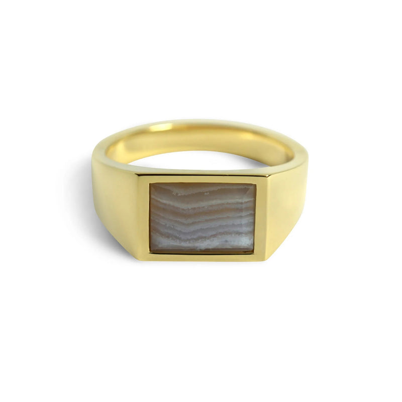 Premium Handarbeit zeigt sich in diesem massiv gefertigten 18k Gold Vermeil Siegelring der durch einen strahlend blauen Achat Stein hervorsticht die klare eckige Form und die glatte polierte Oberflaeche verleihen dem Ring elegante maskuline Tiefe Sprezzi Fashion