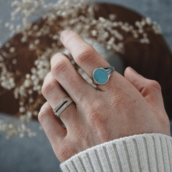 Stilvoller Silberring mit Tuerkis Stein im ovalen Schliff, hochwertiger Herrenschmuck Sprezzi Fashion