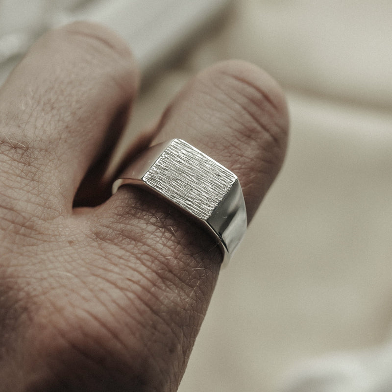 Edler und minimalistischer Herrenring im Raw Stil aus 925 Silber Sprezzi Fashion