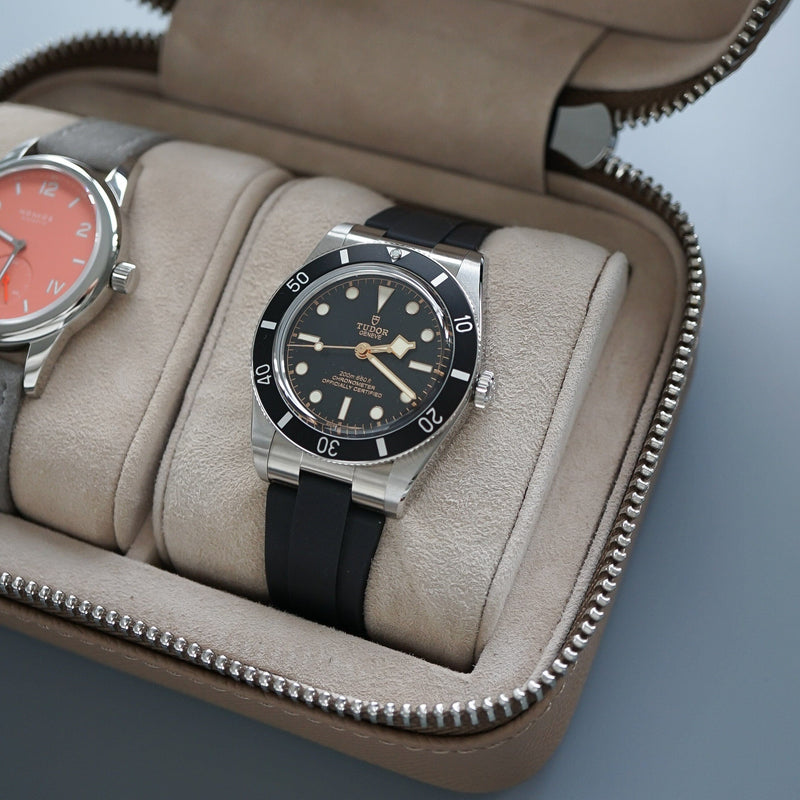 Feine Leder Uhrenbox für 2 Uhren taupefarben handgefertigt innen mit weichem Wildleder Sprezzi Fashion