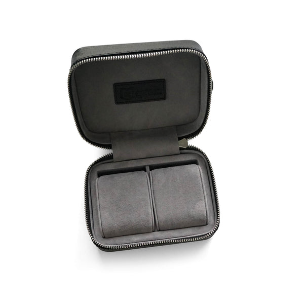 Handgefertigte Uhrenbox für 2 Uhren aus schwarzem Leder Saffiano-Optik innen weiches Wildleder Sprezzi Fashion