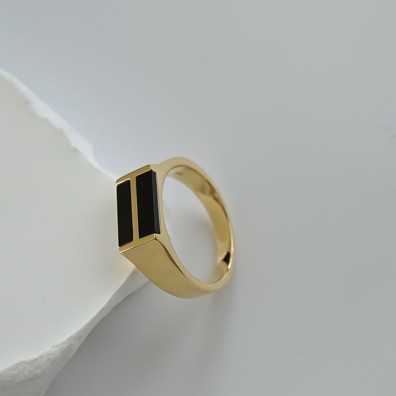Luxuriöser Ring aus vergoldetem 925 Silber mit zwei Onyx Steinen in elegantem Look Sprezzi Fashion