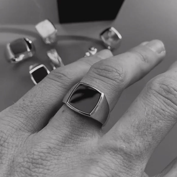 Stilvoller Herrenring mit schwarzem Onyx Stein, gefertigt aus massivem 925 Sterling Silber Sprezzi Fashion