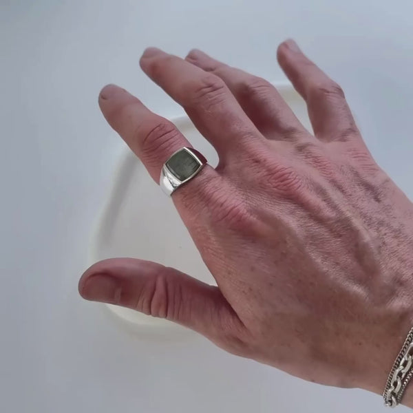 Handgefertigter Larvikit Siegelring aus 925 Sterling Silber mit edlem Look und einzigartiger Maserung Sprezzi Fashion