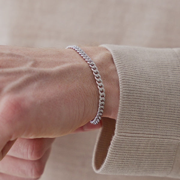 Herren Armband im Panzer Stil aus 925 Sterling Silber bewegt sich harmonisch mit dem Handgelenk und zeigt stabile Glieder klare Form und kraftvolle Ausstrahlung Sprezzi Fashion