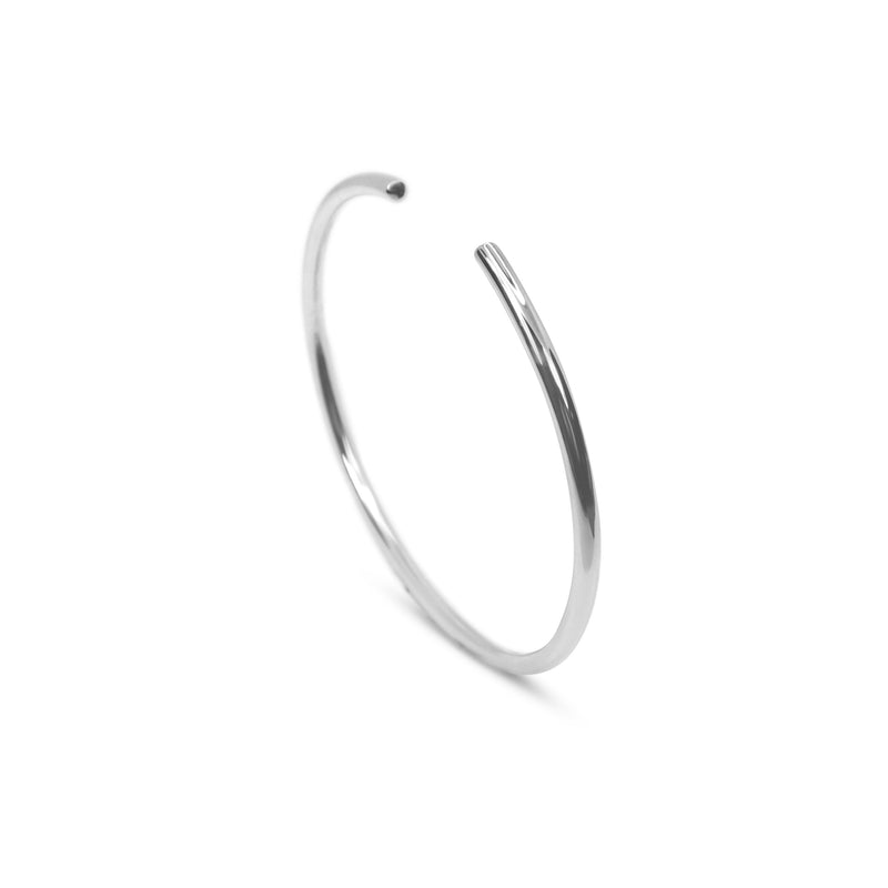 925 Silber Armreif mit polierter Oberflaeche minimalistisch und hochwertig verarbeitet Sprezzi Fashion