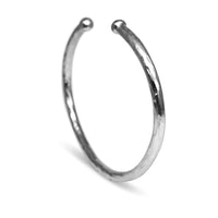 Vintage 925 Silber Armreif Hammered Round handgemacht gehämmerte Oberfläche robust und einstellbar minimalistisches Design ideal als Geschenk Sprezzi Fashion