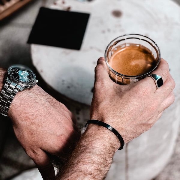 Edles Schmuck Set bestehend aus schwarzem Armreif und Onyx Ring aus 925 Sterling Silver für Herren Sprezzi Fashion