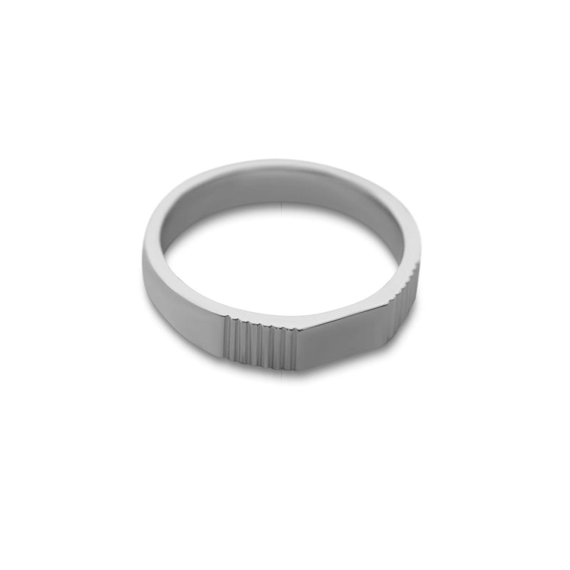 Hochwertiger handgefertigter Bandring Lines aus 925 Sterling Silber mit dezenter Gravur Sprezzi Fashion
