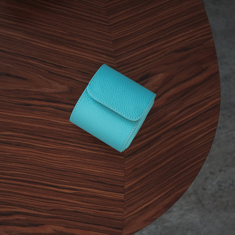 Edle Uhrenrolle aus echtem türkis Leder perfekt als Reiseetui für eine Armbanduhr mit luxuriösem Look Sprezzi Fashion