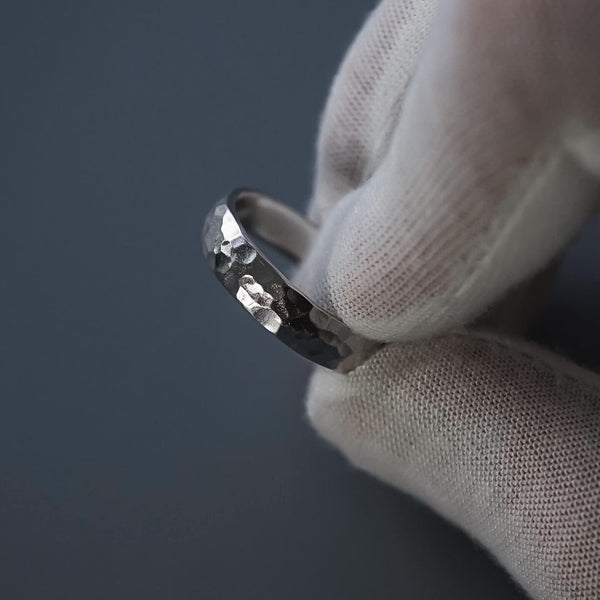 Gehämmerter Silberring aus 925 Sterling Silber modernes Design perfekt als Geschenk fuer Maenner Sprezzi Fashion