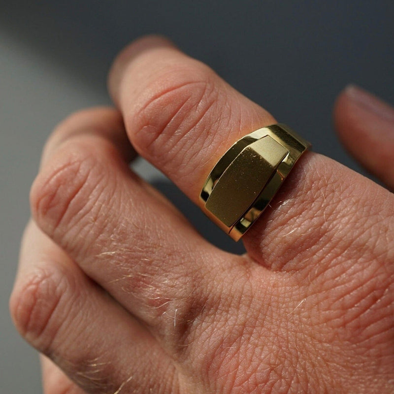 Edgy Ring Gold 18k vergoldet aus 925 Sterling Silber handgefertigt eckig minimalistisch stilvoll fuer Herren Sprezzi Fashion