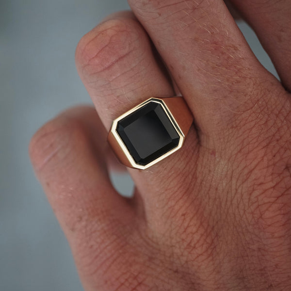 Handgefertigter Siegelring Onyx Gold Octagonal aus 925 Sterling Silber exklusiv robust stilvoll Sprezzi Fashion