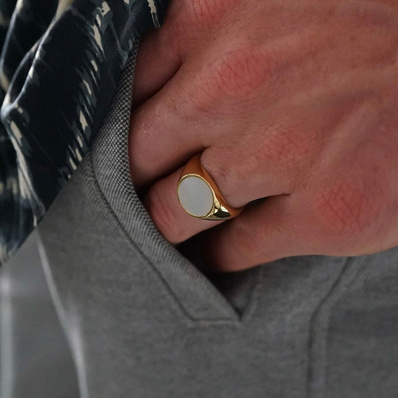 Handgemachter 18k Gold Ring mit Ovalem Mother-of-Pearl Stein 925 Silber Hochwertige Fertigung Stilvolles Accessoire Sprezzi Fashion