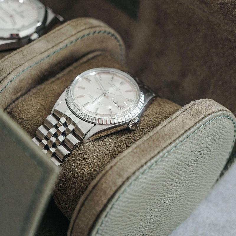 Khaki Leder Uhrenetui mit weichem Innenfutter für drei Uhren schützt vor Kratzern und Staub ideal für Reise oder Zuhause Sprezzi Fashion