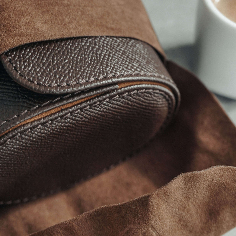 Braune Leder Uhrenrolle mit Wildleder Innenfutter zum Schutz vor Kratzern Sprezzi Fashion