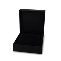 Premium Halsketten Aufbewahrungsbox aus schwarzem Leder mit elegantem Design ideal zur stilvollen Aufbewahrung von Schmuck Sprezzi Fashion