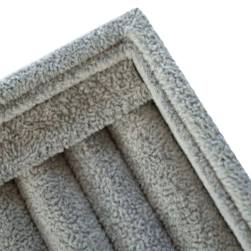 Hochwertiges Ring und Armband Display aus grauem Samt mit weicher Oberfläche zur sicheren Schmuckaufbewahrung Sprezzi Fashion