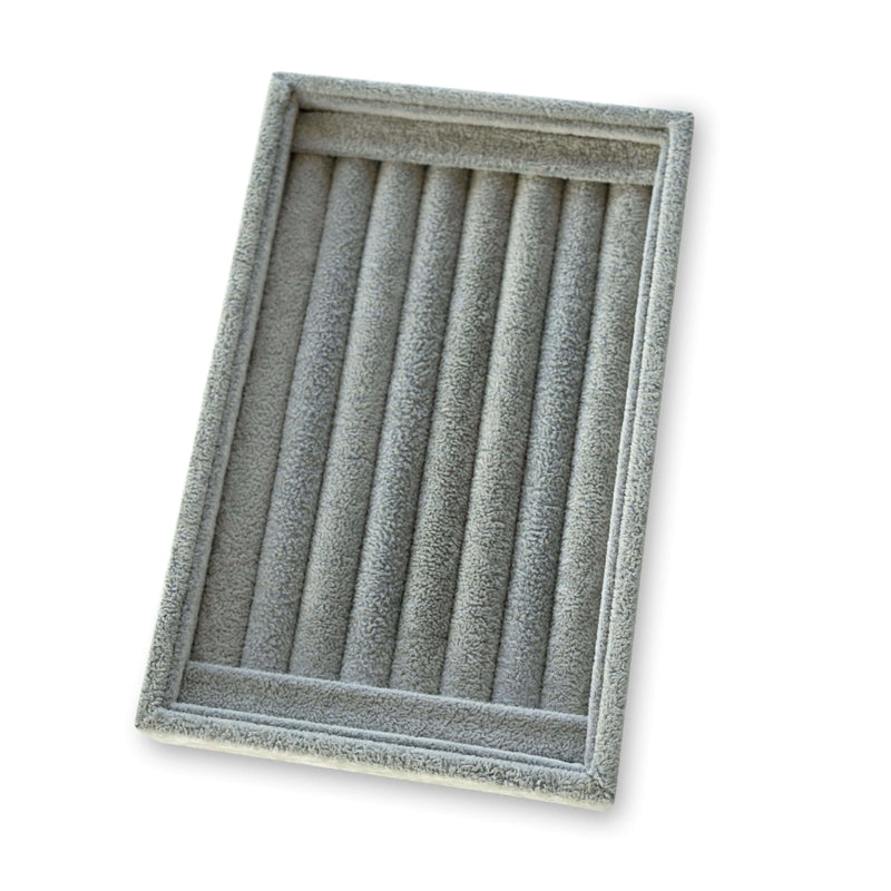 Elegantes Schmuck Display aus grauem Samt ideal zur Aufbewahrung von Ringen und Armreifen schützt Schmuck vor Kratzern Sprezzi Fashion