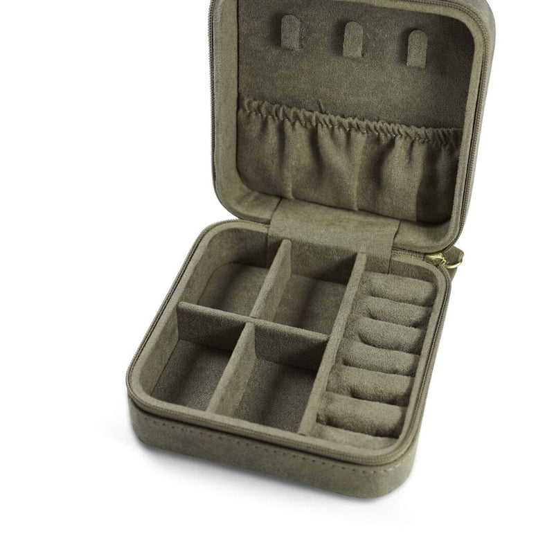 Luxuriöses Schmucketui aus Velours in Taupe, ideal für Reisen und die stilvolle Schmuckaufbewahrung. Sprezzi Fashion