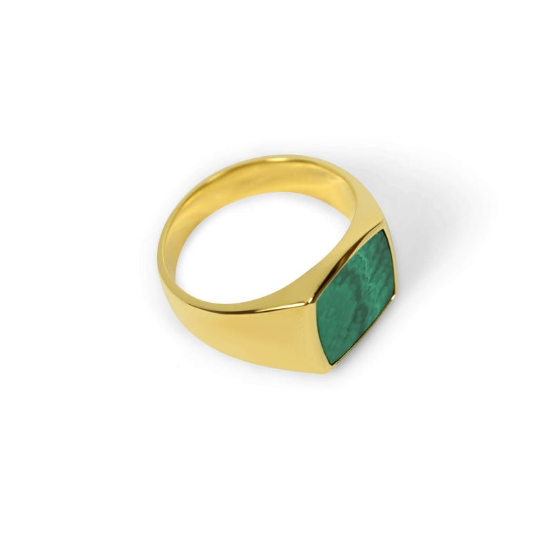 Luxuriöser Goldring für Herren mit grünem Malachit Stein robust und elegant Sprezzi Fashion