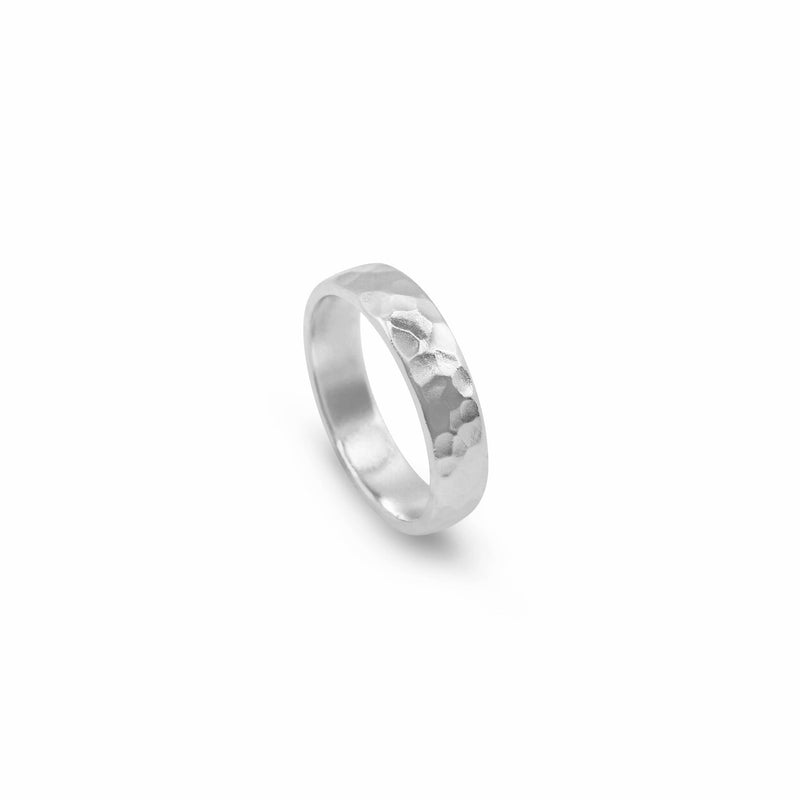 Silber Hammered Ring mit runder Form aus 925 Sterling Silber stilvolles Geschenk fuer Maenner Sprezzi Fashion