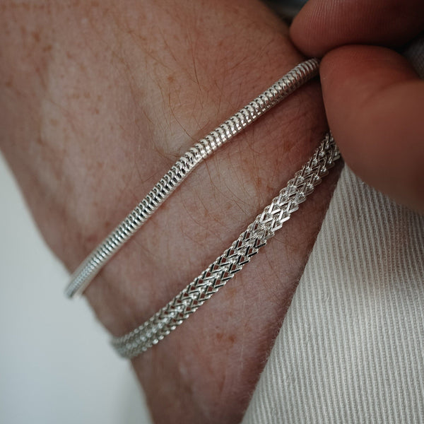 Bracelet Snake en argent fait main avec un fin motif chevron en véritable argent sterling 925 Sprezzi Fashion